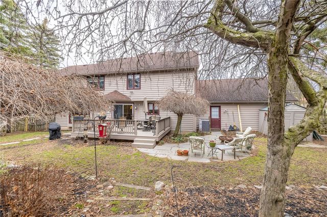 7 Bay Colony Drive, Pittsford, NY 14534