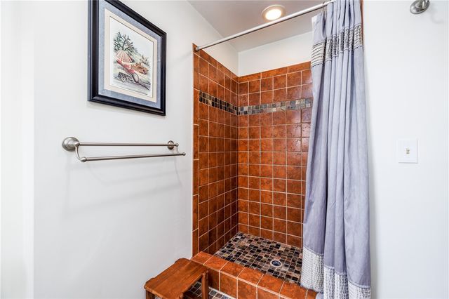 7 Bay Colony Drive, Pittsford, NY 14534