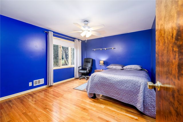 7 Bay Colony Drive, Pittsford, NY 14534