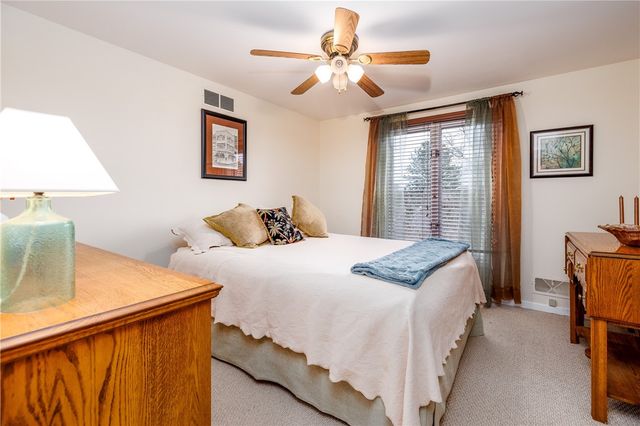 7 Bay Colony Drive, Pittsford, NY 14534