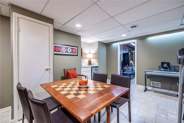 7 Bay Colony Drive, Pittsford, NY 14534