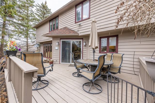 7 Bay Colony Drive, Pittsford, NY 14534