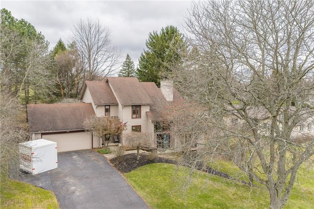 7 Bay Colony Drive, Pittsford, NY 14534