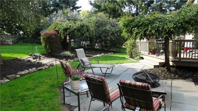 7 Bay Colony Drive, Pittsford, NY 14534