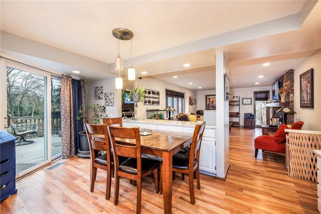 7 Bay Colony Drive, Pittsford, NY 14534