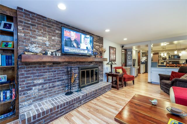 7 Bay Colony Drive, Pittsford, NY 14534