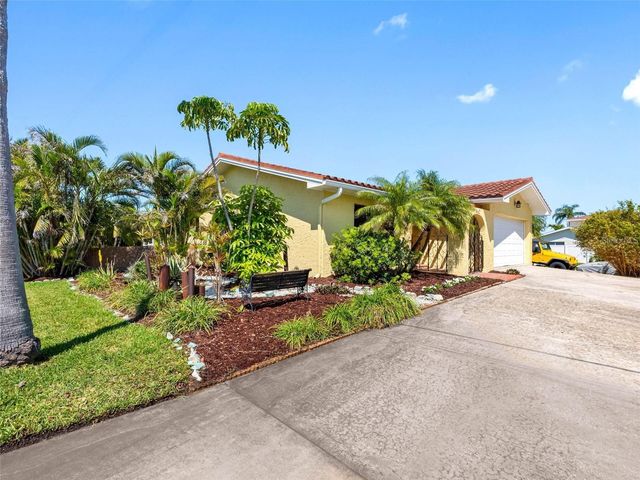 562 JOHNS PASS AVENUE, Madeira Beach, FL 33708