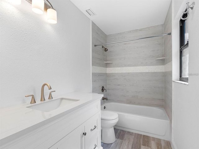 562 JOHNS PASS AVENUE, Madeira Beach, FL 33708