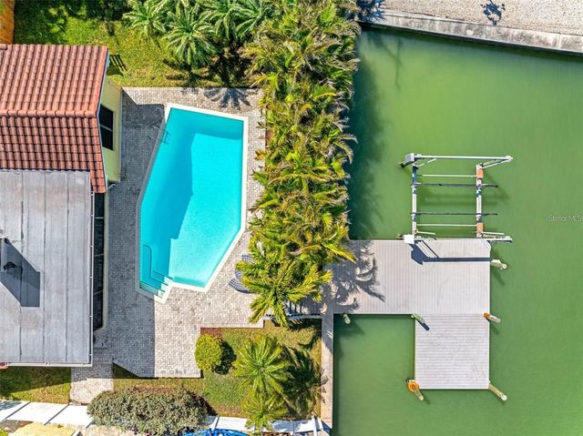 562 JOHNS PASS AVENUE, Madeira Beach, FL 33708