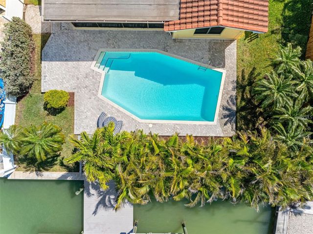 562 JOHNS PASS AVENUE, Madeira Beach, FL 33708