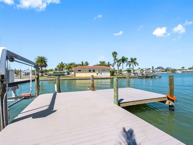 562 JOHNS PASS AVENUE, Madeira Beach, FL 33708