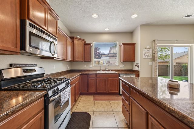 836 Kipuka Drive NW, Albuquerque, NM 87120