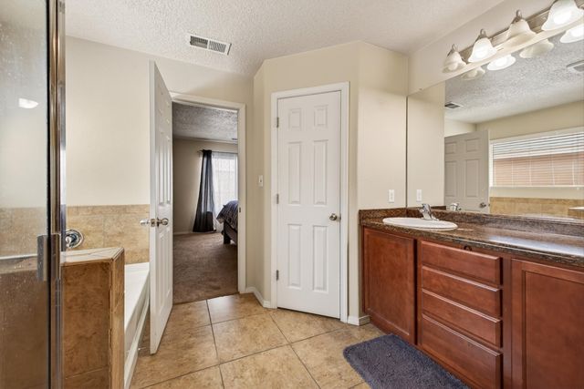 836 Kipuka Drive NW, Albuquerque, NM 87120