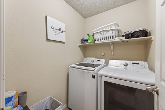 836 Kipuka Drive NW, Albuquerque, NM 87120