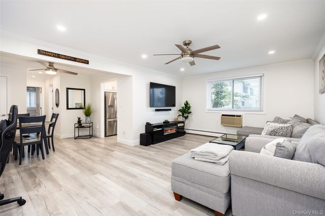200 Merrick Road F, Amityville, NY 11701