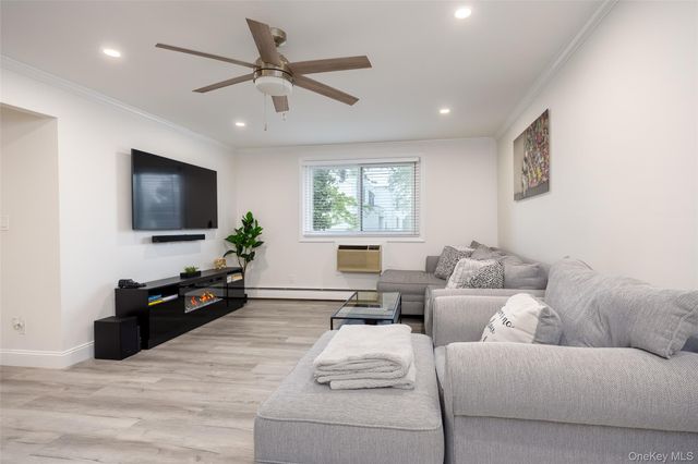 200 Merrick Road F, Amityville, NY 11701
