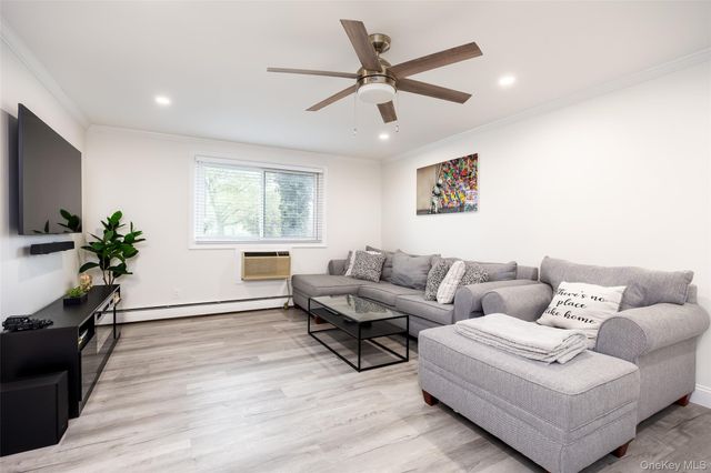 200 Merrick Road F, Amityville, NY 11701