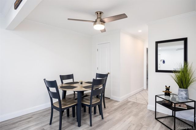 200 Merrick Road F, Amityville, NY 11701