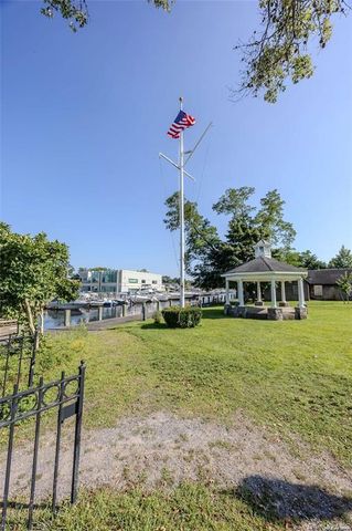 200 Merrick Road F, Amityville, NY 11701
