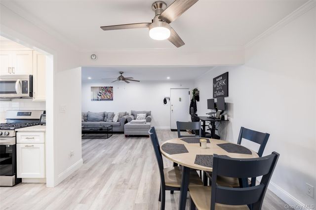 200 Merrick Road F, Amityville, NY 11701