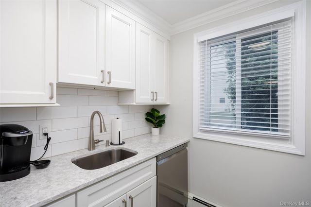 200 Merrick Road F, Amityville, NY 11701