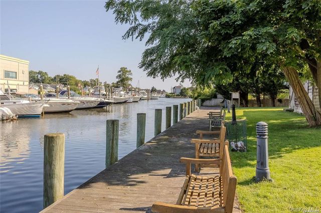 200 Merrick Road F, Amityville, NY 11701