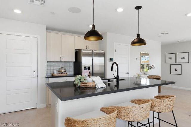 913 Cadence View Way, Henderson, NV 89011