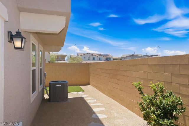 913 Cadence View Way, Henderson, NV 89011