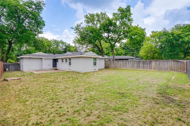 2140 Springhill Drive, Dallas, TX 75228