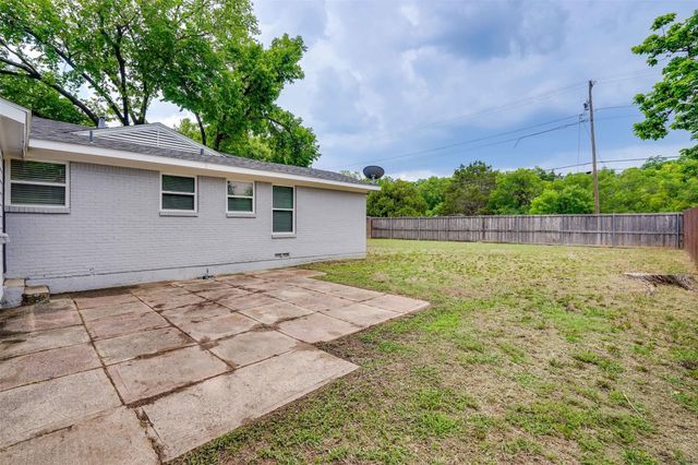 2140 Springhill Drive, Dallas, TX 75228