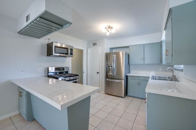 2140 Springhill Drive, Dallas, TX 75228