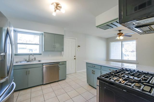 2140 Springhill Drive, Dallas, TX 75228