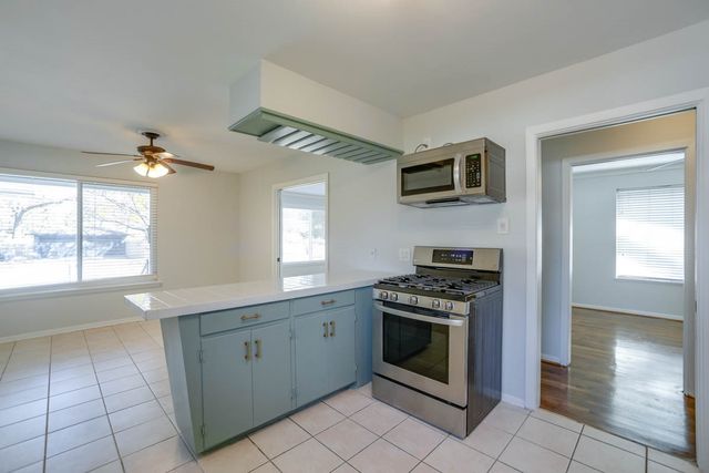 2140 Springhill Drive, Dallas, TX 75228