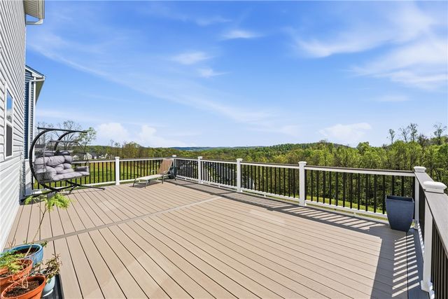 417 Coventry Court, Lancaster Twp, PA 16037
