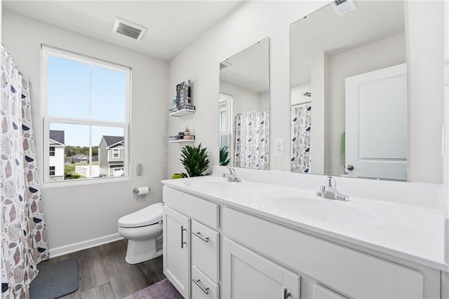 417 Coventry Court, Lancaster Twp, PA 16037
