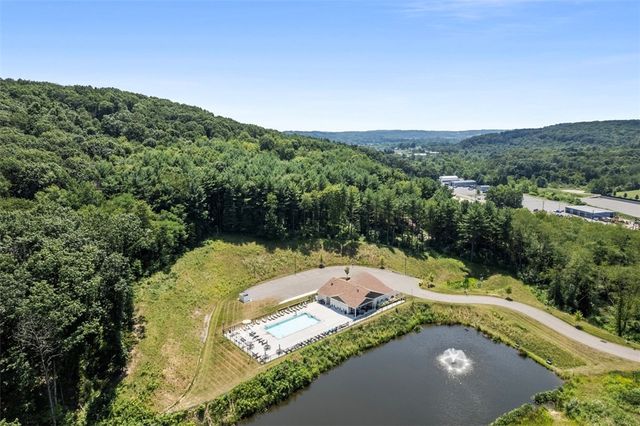 417 Coventry Court, Lancaster Twp, PA 16037