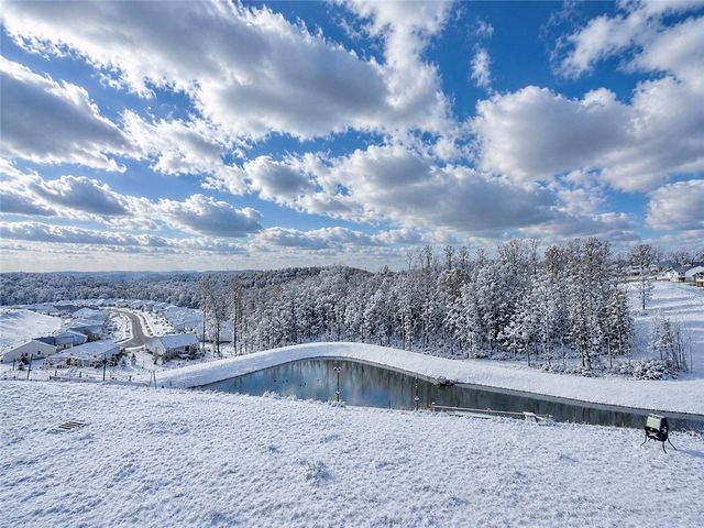 417 Coventry Court, Lancaster Twp, PA 16037