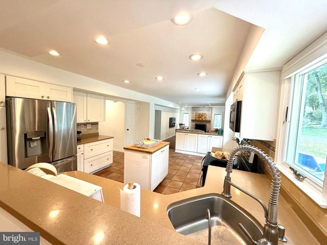 825 HUDSON DR, Yardley, PA 19067