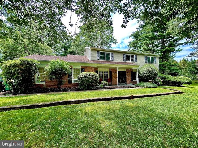 825 HUDSON DR, Yardley, PA 19067
