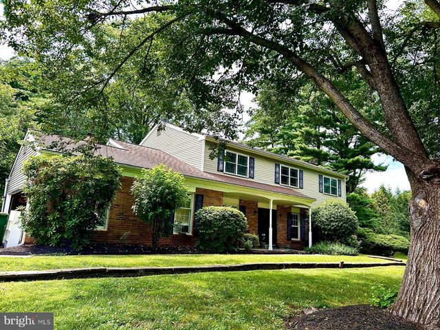 825 HUDSON DR, Yardley, PA 19067