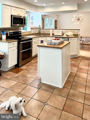 825 HUDSON DR, Yardley, PA 19067
