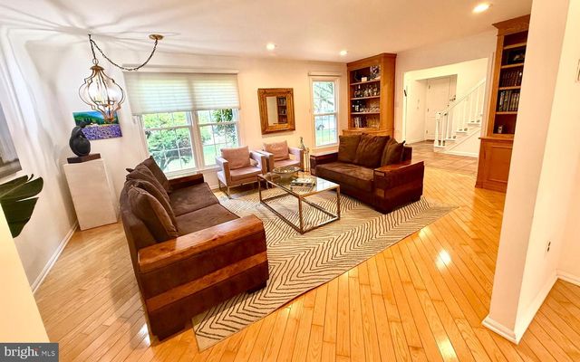 825 HUDSON DR, Yardley, PA 19067