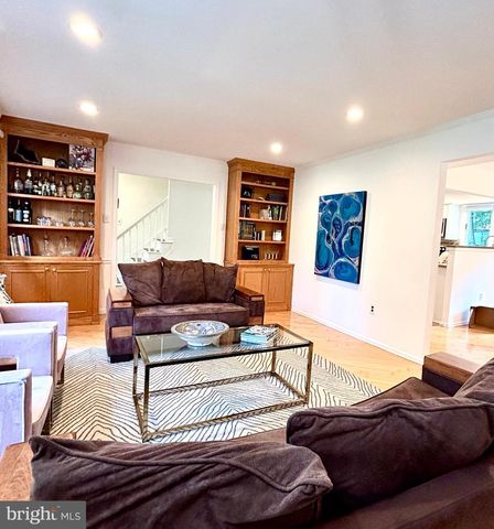 825 HUDSON DR, Yardley, PA 19067