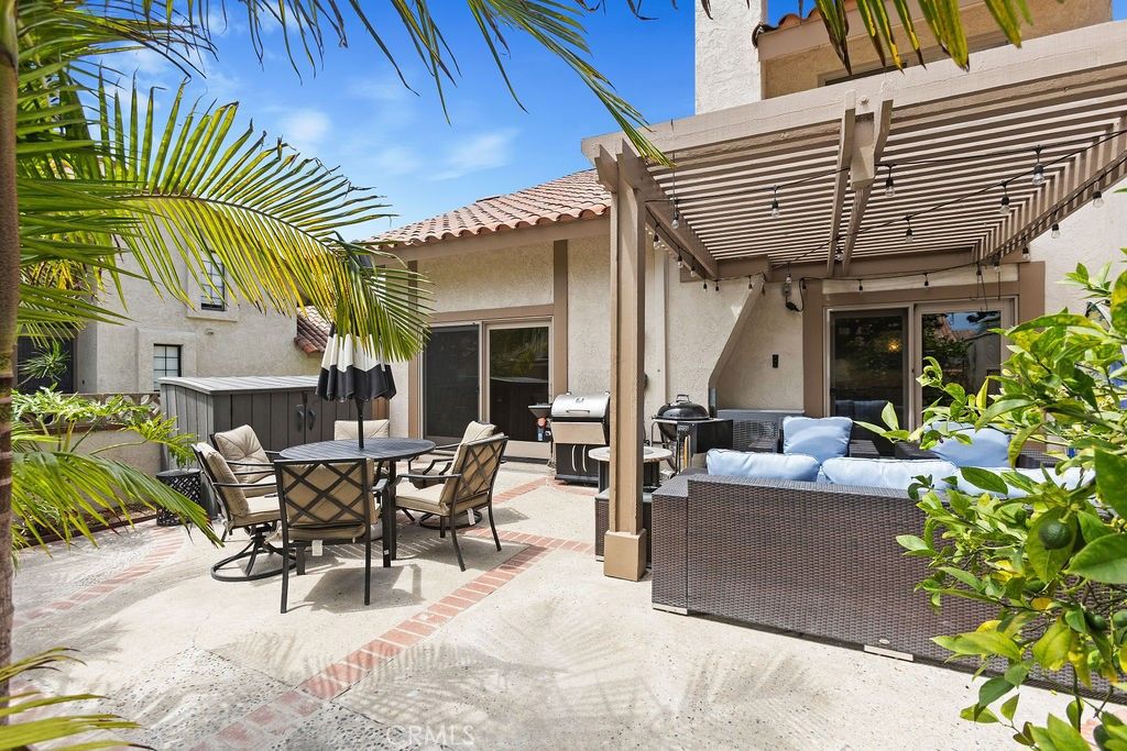 Image 23 of property listing at 20932 Coastview Lane, Huntington Beach, CA 92648