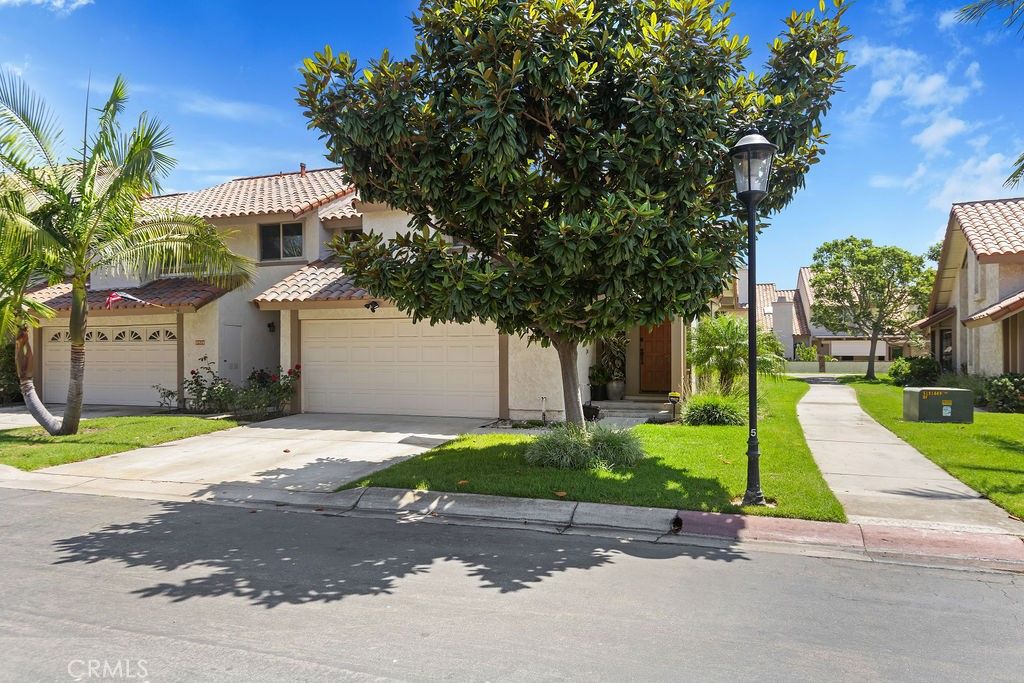 Image 26 of property listing at 20932 Coastview Lane, Huntington Beach, CA 92648