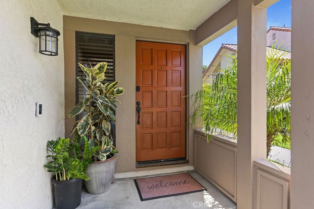 Image 3 of property listing at 20932 Coastview Lane, Huntington Beach, CA 92648