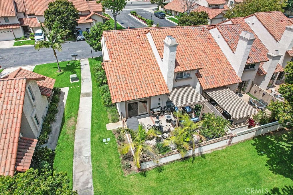 Image 31 of property listing at 20932 Coastview Lane, Huntington Beach, CA 92648