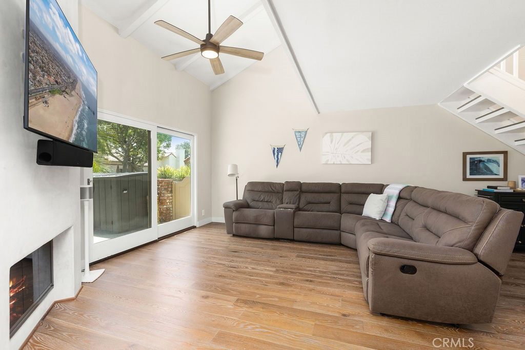 Image 8 of property listing at 20932 Coastview Lane, Huntington Beach, CA 92648