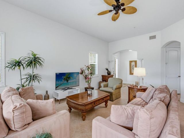 1446 Borghese LN 101, Naples, FL 34114