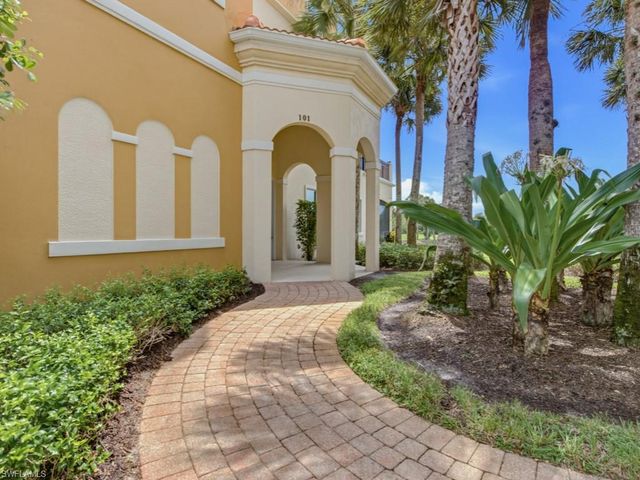 1446 Borghese LN 101, Naples, FL 34114